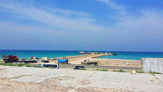 القائم بأعمال السفير الصيني يزور موقع مشروع ميناء قرمة بسقطرى - الصورة أرشيفية